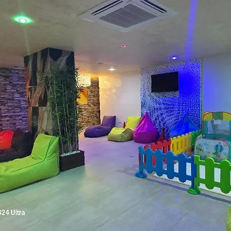 Sarafovo Atlantis 58 * בורגאס